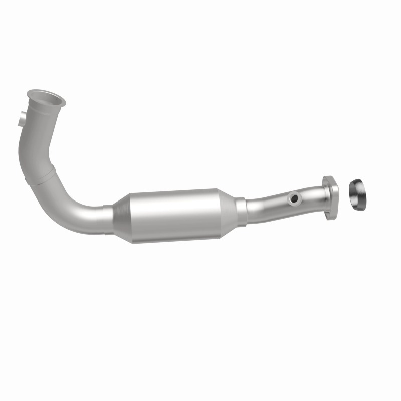 MagnaFlow Direct Fit Catalytic Converter OEM 2004 Jeep Liberty Underbody
