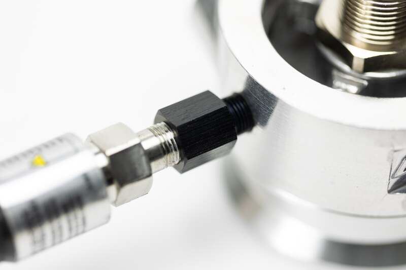 GReddy Male 1/8BSPT to Female 1/8NPT Aluminum Sensor Adapter thumbnail 4
