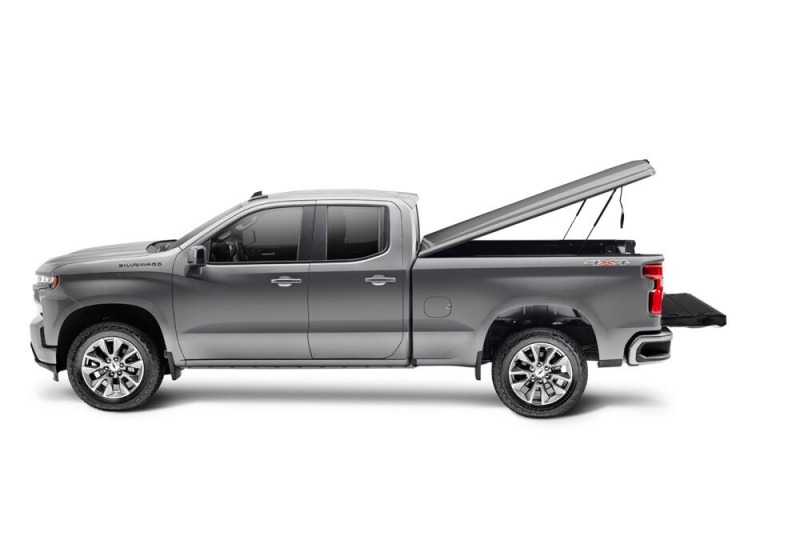 UnderCover 19-25 Chevrolet Silverado 1500 5.9ft Short Bed Elite LX Bed Cover (Painted) thumbnail 4