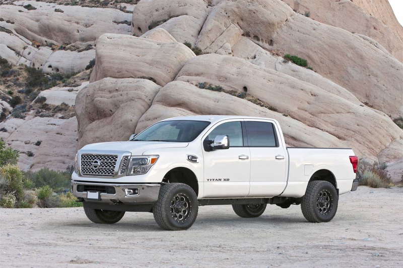 Fabtech 16-18 Nissan Titan 4WD 2in Leveling System