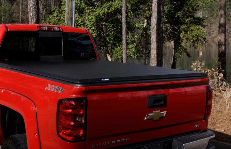 Lund 15-17 Chevy Colorado Fleetside (5ft. Bed) Hard Fold Tonneau Cover - Black thumbnail 3