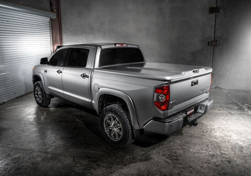 UnderCover 2022 Toyota Tundra Crew Cab 5.5ft w/o Trail Box Elite LX Bed Cover - Celestial Silver thumbnail 6