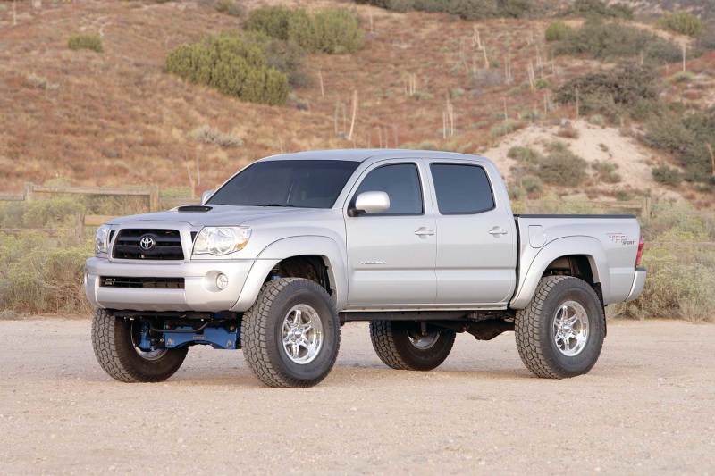 Fabtech 05-14 Toyota Tacoma 4WD/2WD 6 Lug Models 6in Perf Sys w/Dlss 2.5 C/Os & Rr Dlss (Bundled Kit) thumbnail 2