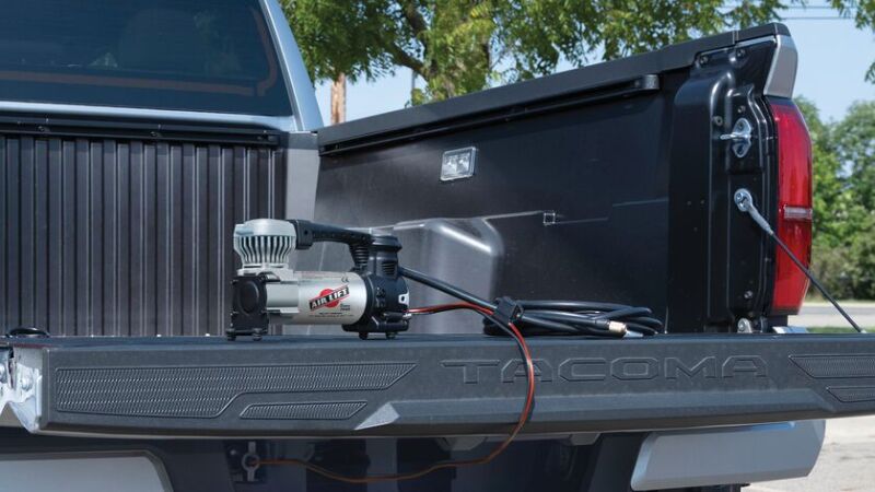 Air Lift Digital Portable Compressor thumbnail 3