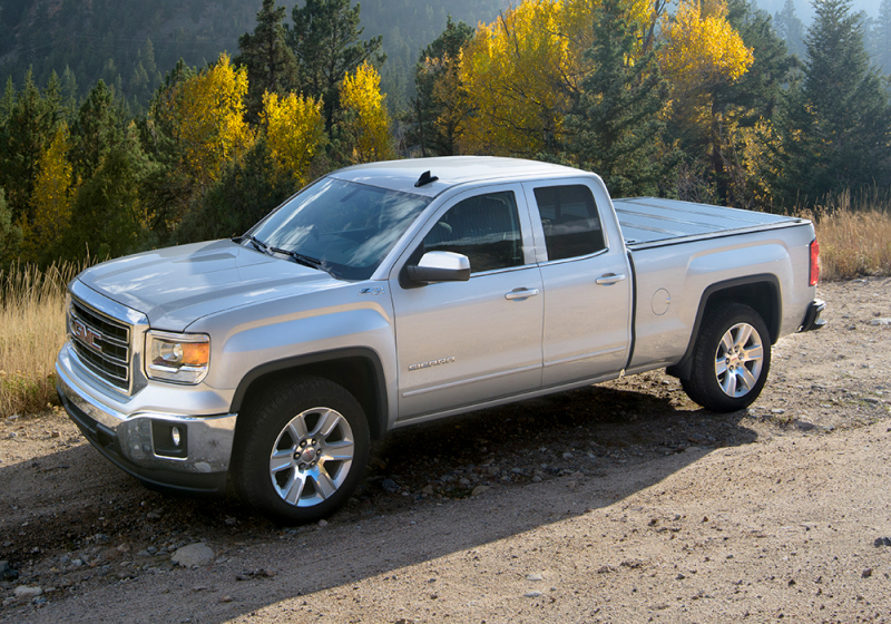 BAK 2023+ Chevy Colorado Crew Cab 5ft 2in Bed BAKFlip F1 thumbnail 3