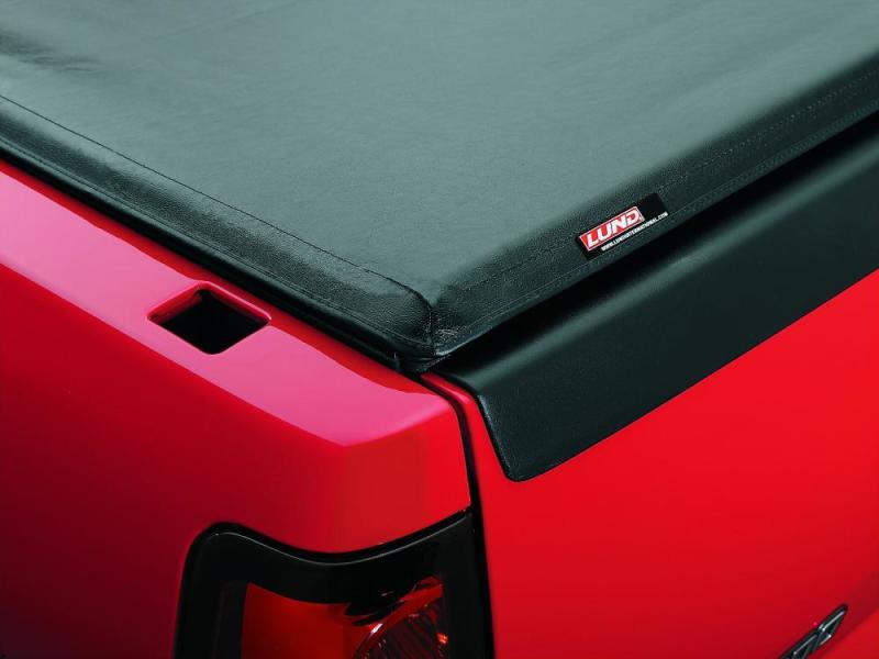 Lund 15-17 Chevy Colorado (6ft. Bed) Genesis Roll Up Tonneau Cover - Black thumbnail 3