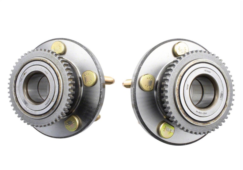 Ford Racing 2015-2017 Mustang Front Wheel Hub Kit With ARP Studs