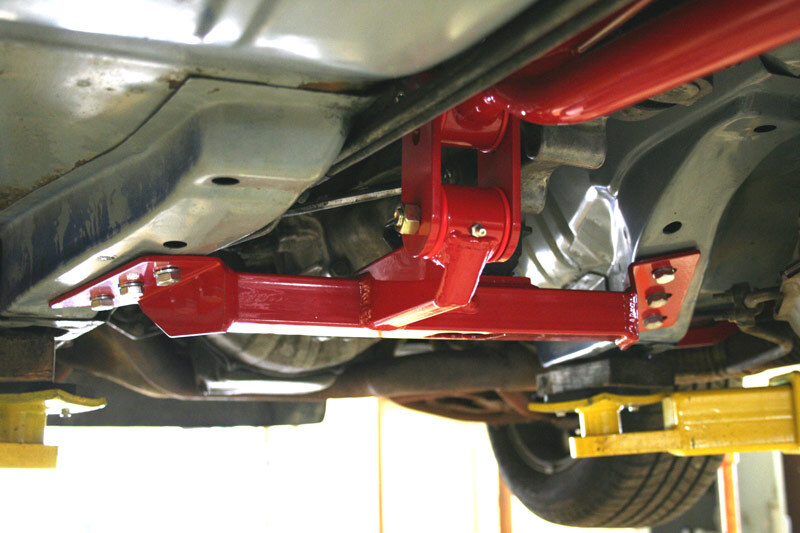 UMI Performance 82-92 GM F-Body Tunnel Mounted Trq. Arm Fits TH400- No Loop - Red