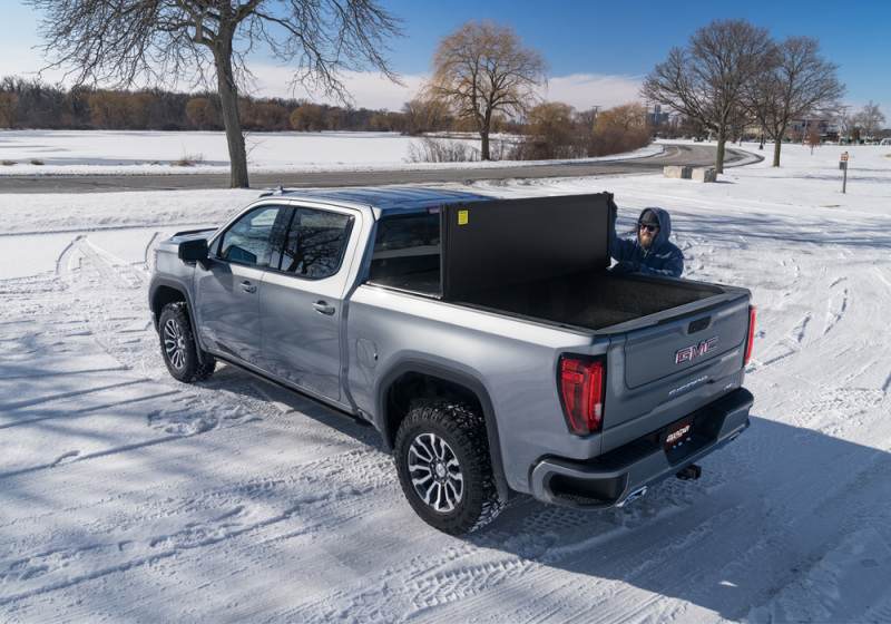 UnderCover 99-19 Silverado / Sierra Limited/Legacy 5.5ft Triad Bed Cover thumbnail 9