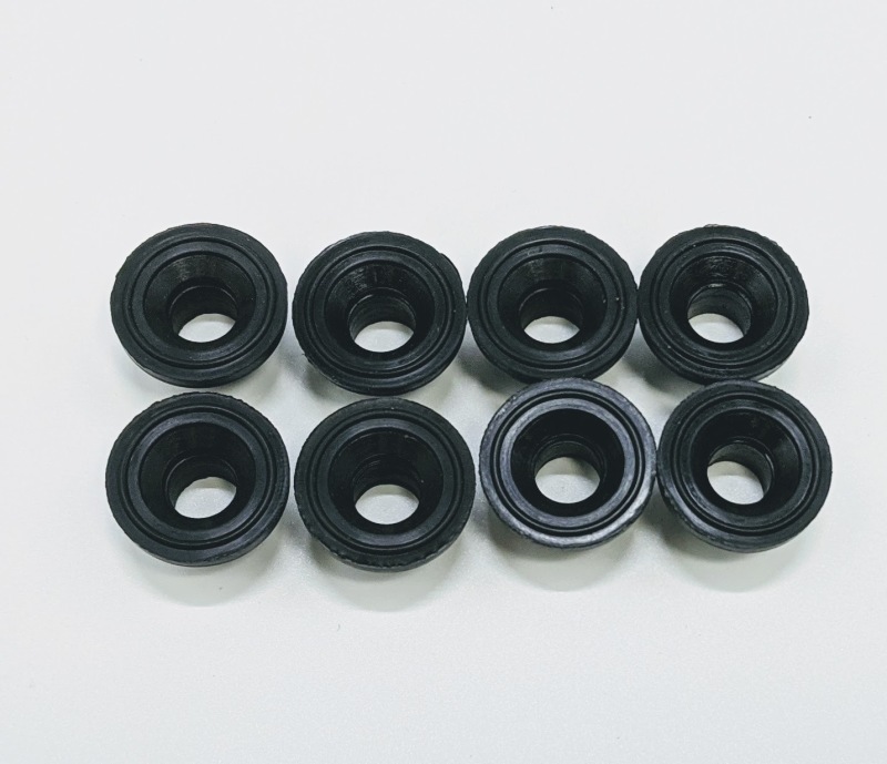 Granatelli GM LS Valve Cover Grommet Set - Set of 8 thumbnail 2