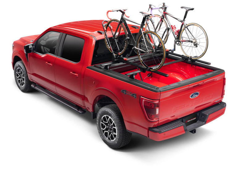 Roll-N-Lock 19-22 RAM 1500 (w/o Swing Gate - 67.4in. Bed) E-Series XT Retractable Tonneau Cover thumbnail 5