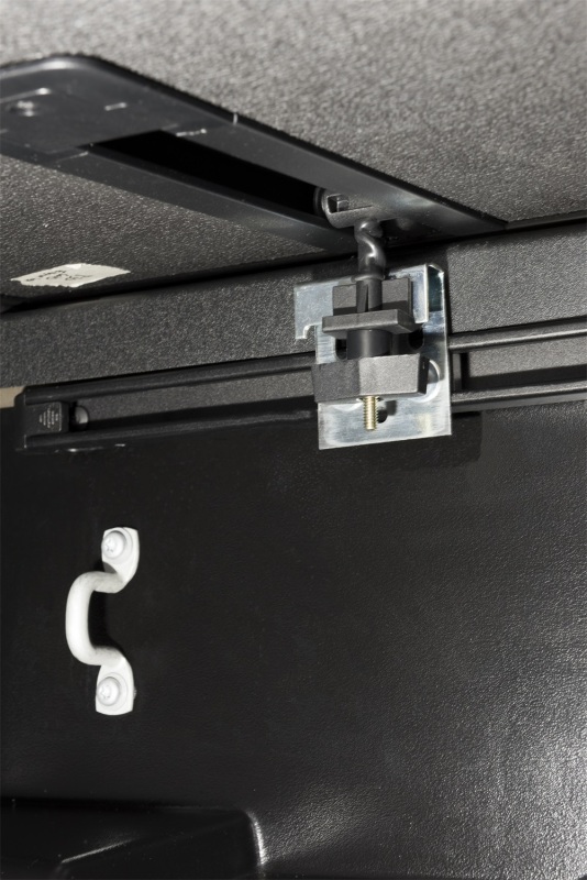 Solid Fold 2.0-14-21 Tundra 6ft.7in. w/out Deck Rail System
Solid Fold 2.0 - 14-21 Tundra 6'7" w/out Deck Rail System