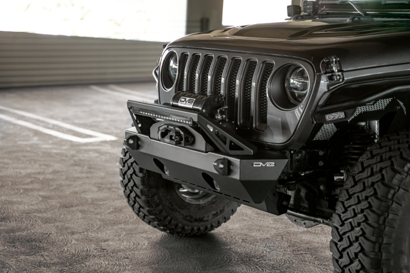 07-23 Jeep Wrangler/Gladiator JT/JK/JL FS-25 Stubby Front Bumper w/Plated Bull Bar - Image 8