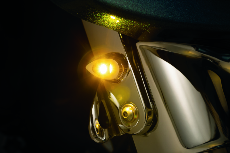 Kuryakyn Kellermann Atto Collection Turn Signals 2521 Signal, LED, Clear Lens, Amber Light, Chrome Housing, Each thumbnail 3