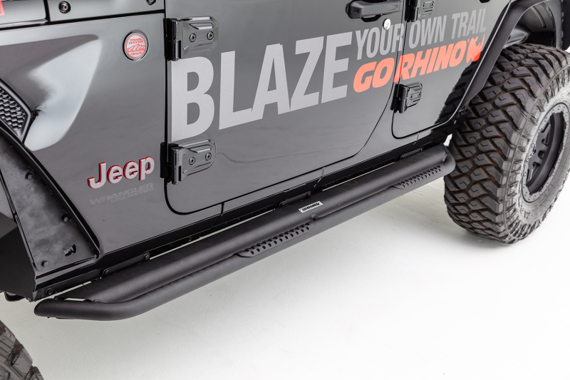 Go Rhino 18-20 Jeep Wrangler JL Dominator Extreme DS SideSteps Complete Kit w/SideStep + Brkts (1x gorD64927TK, 1x gorDS60052T) thumbnail 2