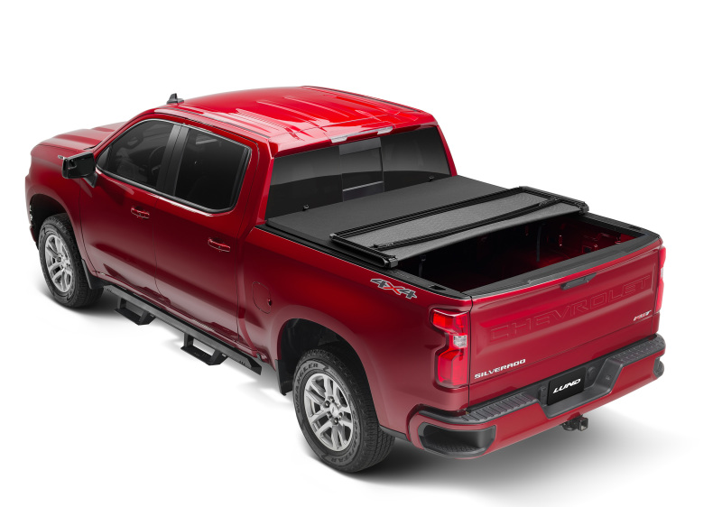 Lund 07-13 Chevy Silverado 1500 (6.5ft. Bed) Genesis Elite Tri-Fold Tonneau Cover - Black thumbnail 9