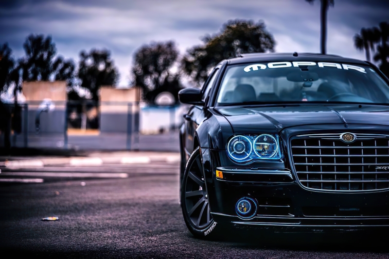 Oracle Chrysler 300C 05-10 Halo Kit - ColorSHIFT w/ Simple Controller