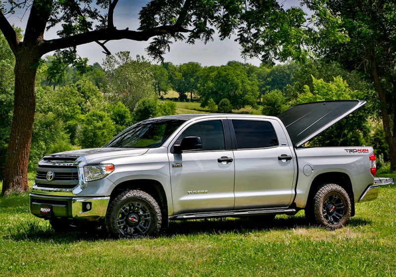 UnderCover 16-20 Toyota Tacoma 5ft SE Bed Cover - Black Textured (Req Factory Deck Rails) thumbnail 8