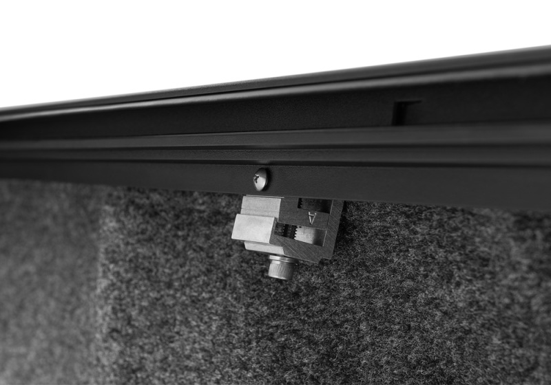 Roll-N-Lock 21-22 Ford F150 (w/o OE Cargo Tracks - 78.9in. Bed) M-Series Retractable Tonneau Cover thumbnail 7