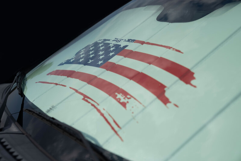 Covercraft American Flag UVS100 Premier Custom Sunscreen thumbnail 4