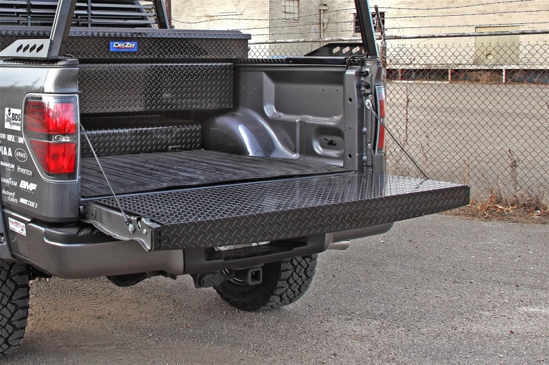 Deezee 14-19 Chevrolet Silverado Tailgate Protector Full Black-Tread thumbnail 4