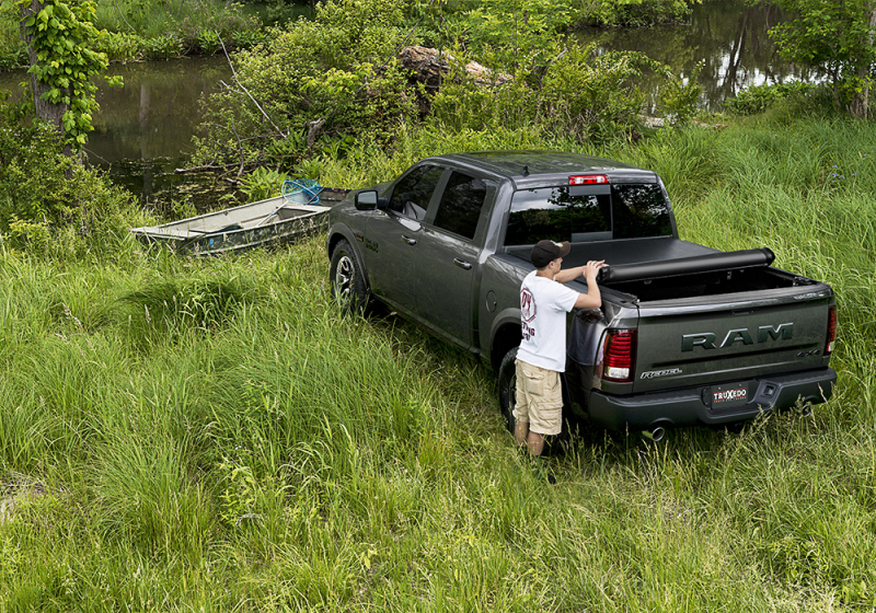 Truxedo 2019 GMC Sierra 1500 & Chevrolet Silverado 1500 (New Body) 5ft 8in Deuce Bed Cover thumbnail 6
