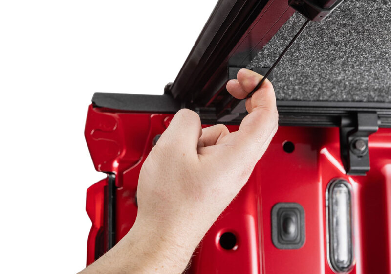 UnderCover 17-20 Ford Super Duty 80.4in Fusion Bed Cover - Magma Red thumbnail 7