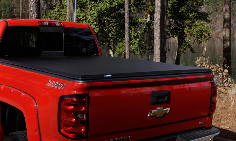 Lund 22-23 Ford Maverick (4.5ft Bed) Hard Fold Tonneau Cover - Black thumbnail 6