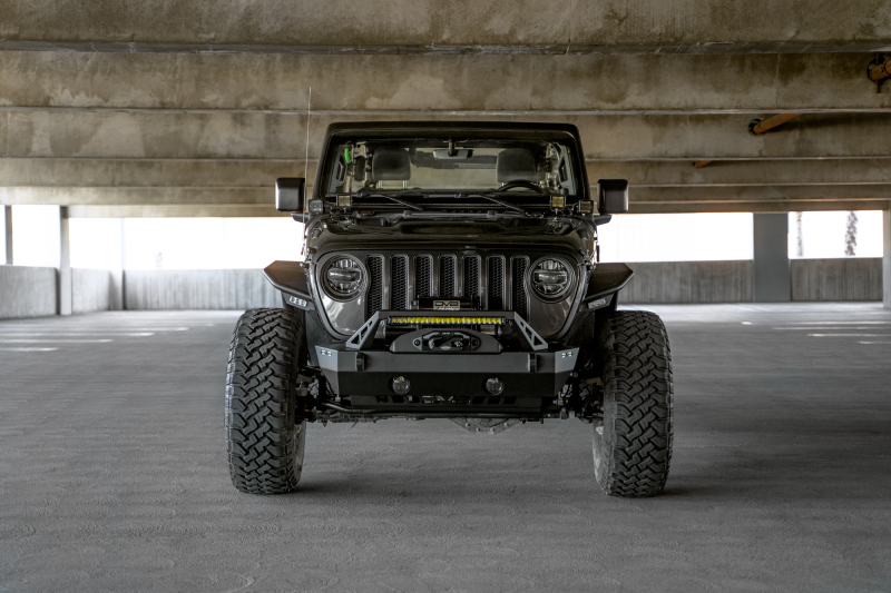 07-23 Jeep Wrangler/Gladiator JT/JK/JL FS-25 Stubby Front Bumper w/Plated Bull Bar - Image 6